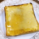 優しい甘さのチーズはちみつトースト